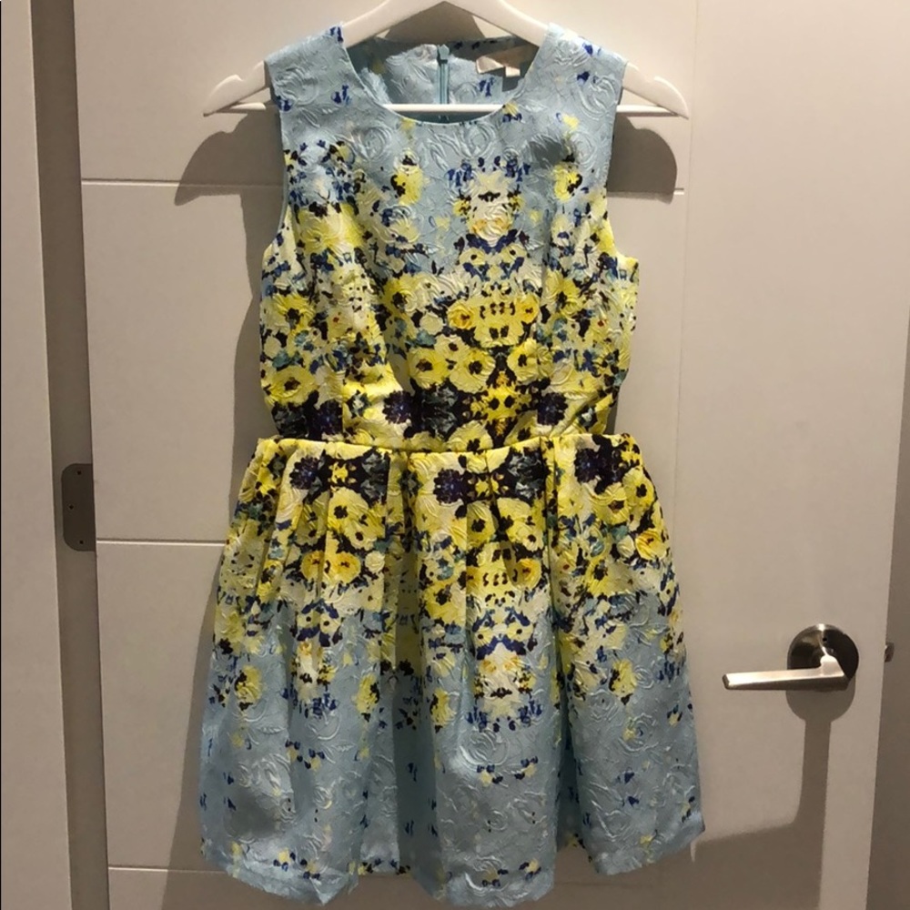 New Lady’s dress
